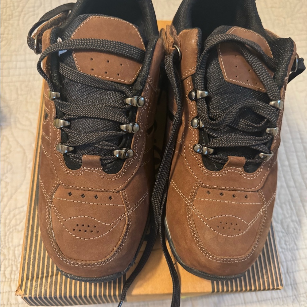 New Men Brown Hiking Shoes